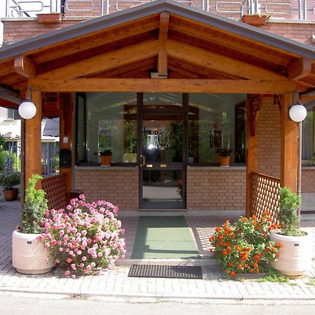 Hotel La Maddalena Quattro Castella المظهر الخارجي الصورة