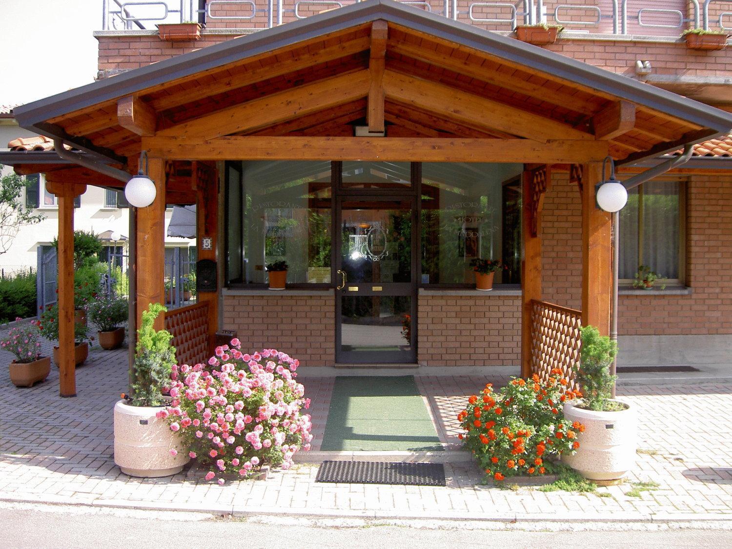 Hotel La Maddalena Quattro Castella المظهر الخارجي الصورة