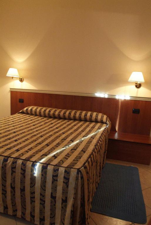 Hotel La Maddalena Quattro Castella الغرفة الصورة
